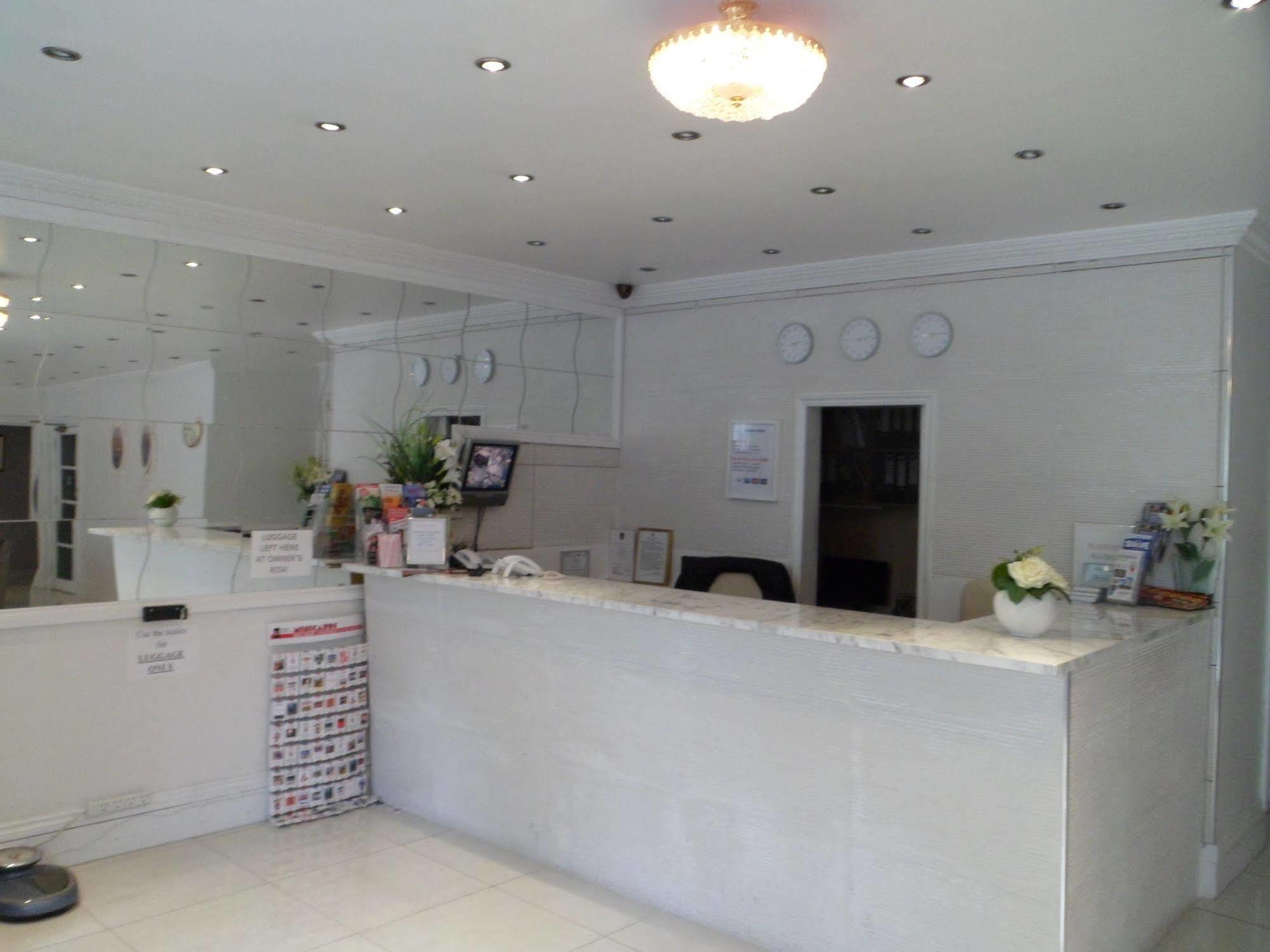 Haven Hotel Лондон Экстерьер фото